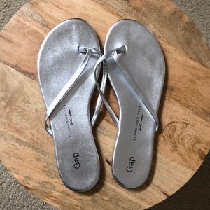 Gap Silver Leather Flip Flops